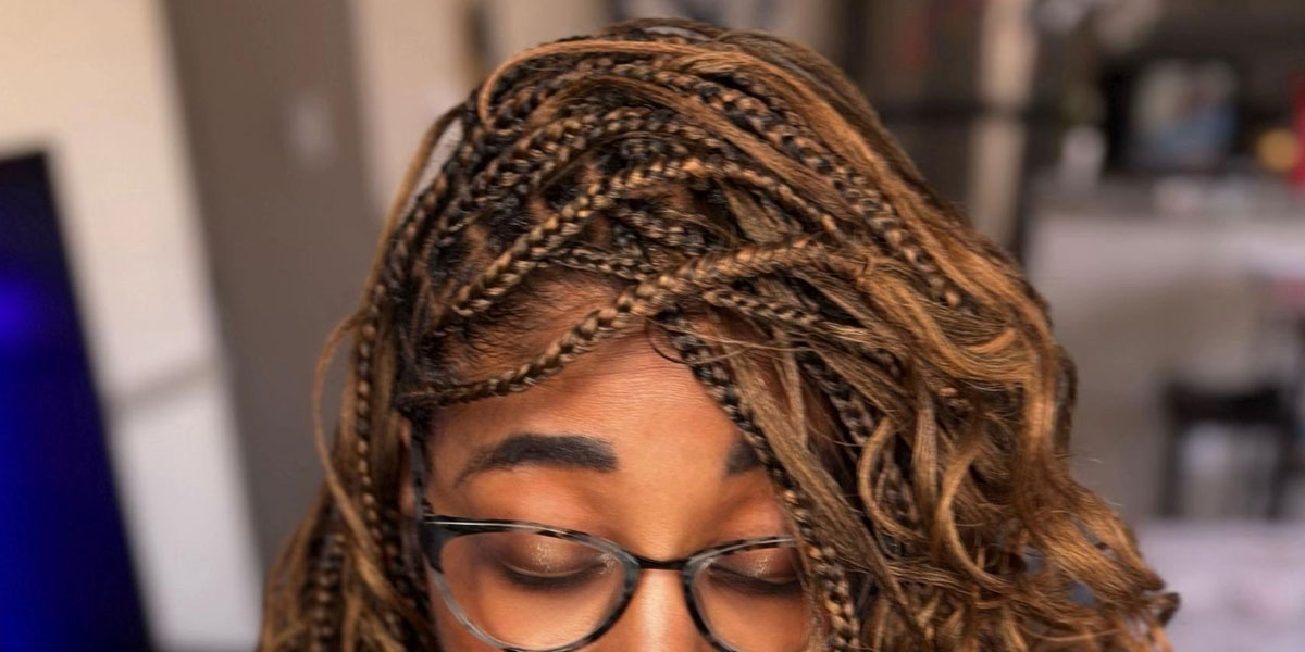 French Curl Knotless Bob